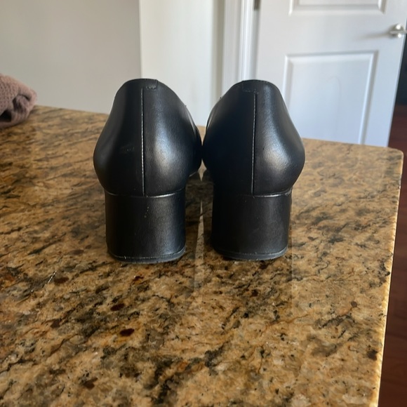 Black lether heels - Picture 3 of 4